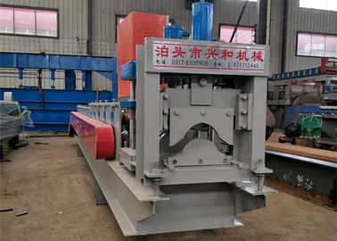चीन कंप्यूटर नियंत्रण प्रणाली के साथ 4KW 4m लंबाई शीट धातु रोल बनाने मशीन आपूर्तिकर्ता