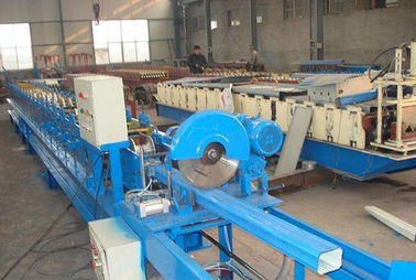 चीन हाइड्रोलिक कटिंग मशीन के साथ आवृत्ति नियंत्रण Downspout रोल बनाने की मशीन आपूर्तिकर्ता